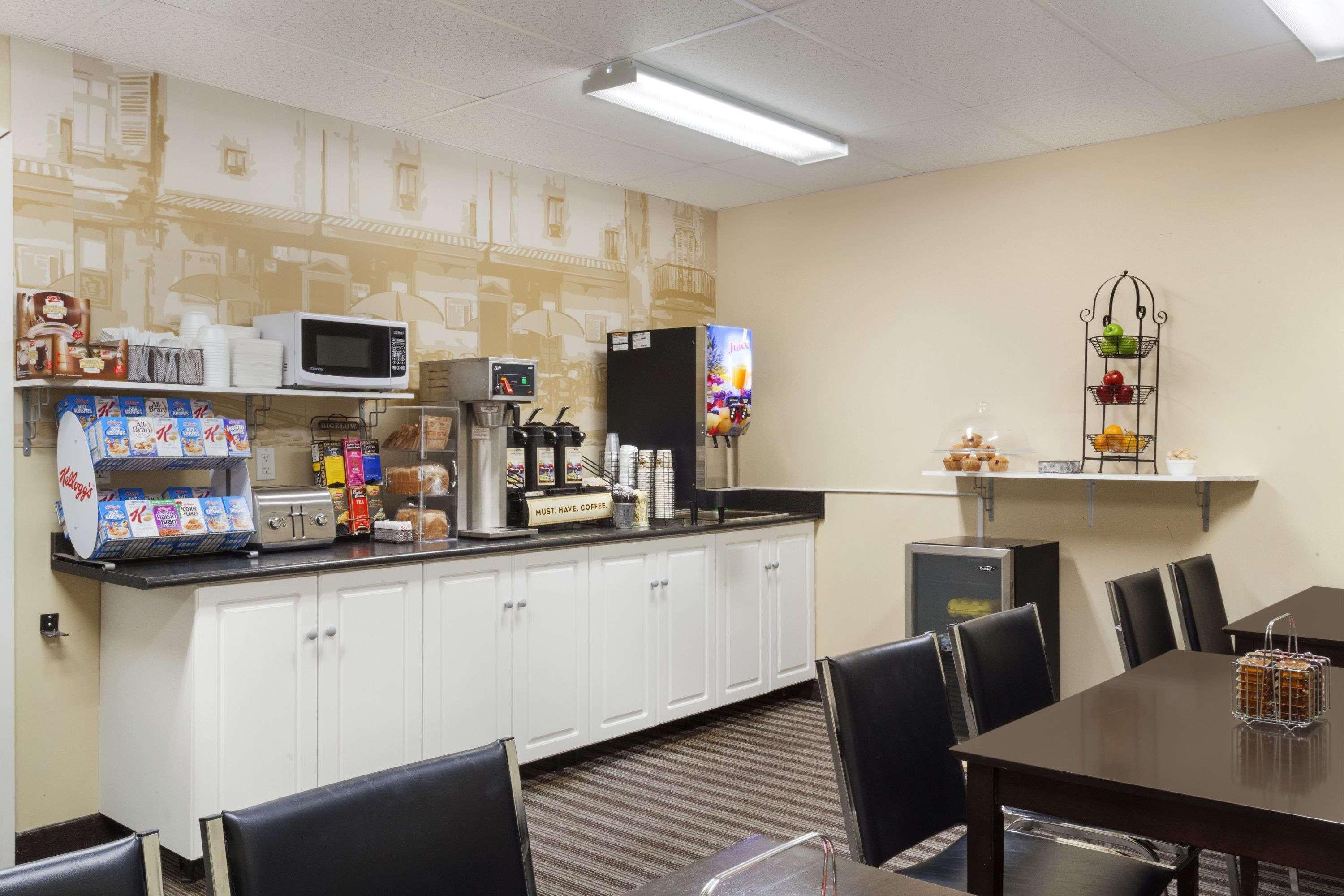 מלון Super 8 By Wyndham Saskatoon Near Downtown מראה חיצוני תמונה