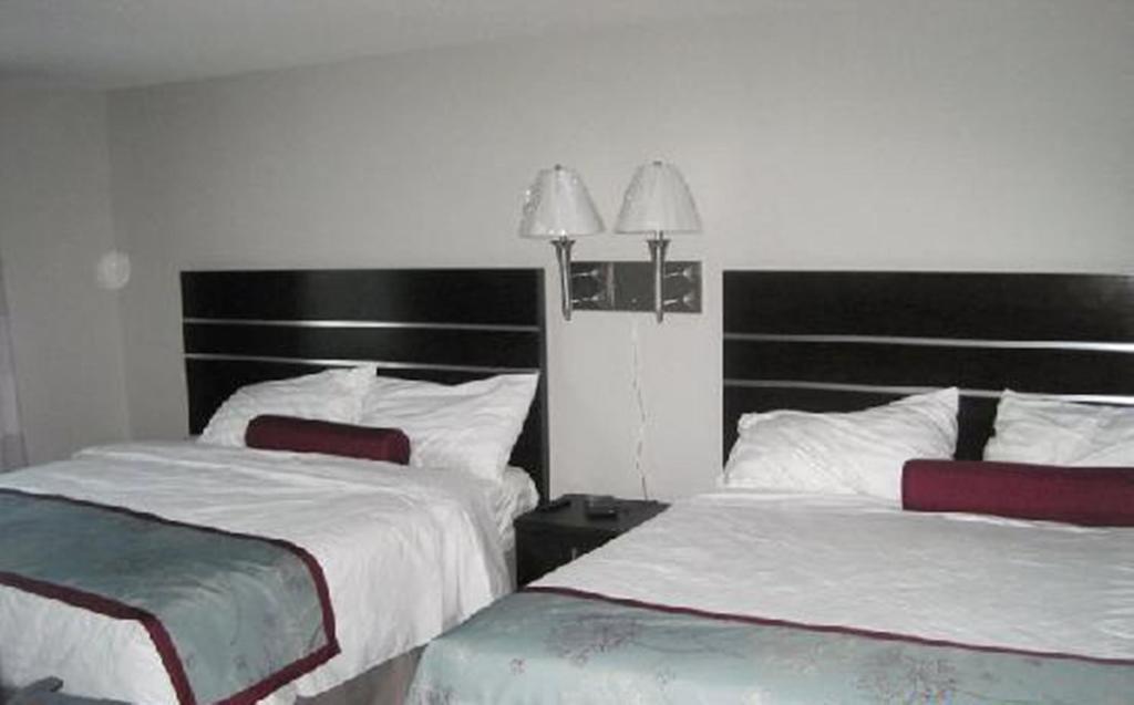 מלון Super 8 By Wyndham Saskatoon Near Downtown מראה חיצוני תמונה